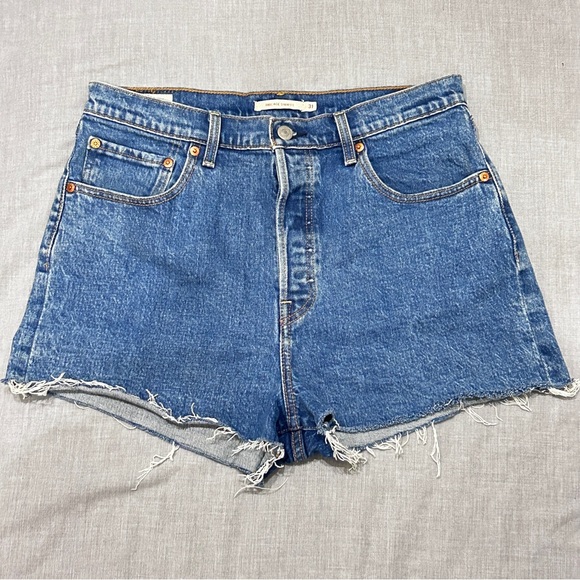 LEVIS ribcage shorts! Size 31 - Picture 1 of 5